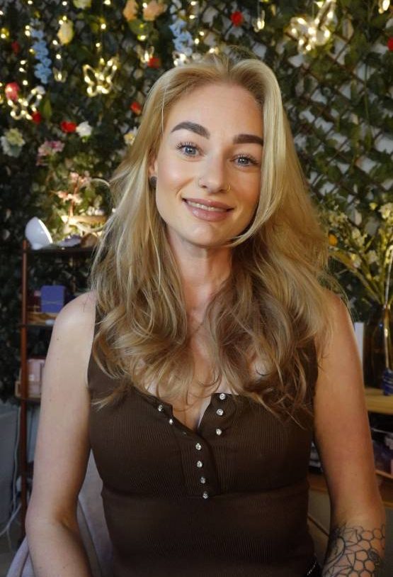 Portretfoto van Amber Bouter getekend bij de Dutch Influencer Agency